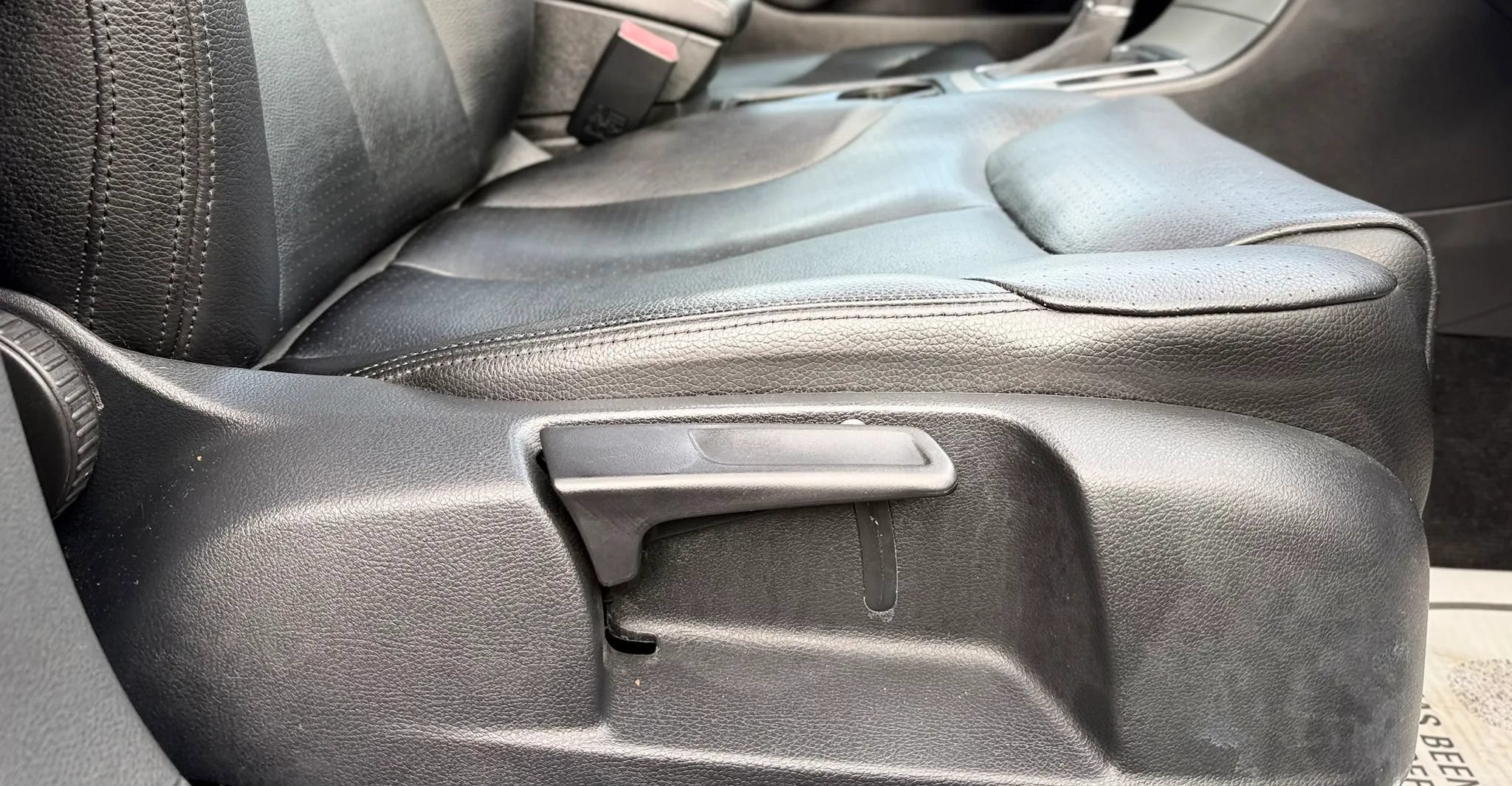 Used 2010 Volkswagen Passat Komfort FWD image 40