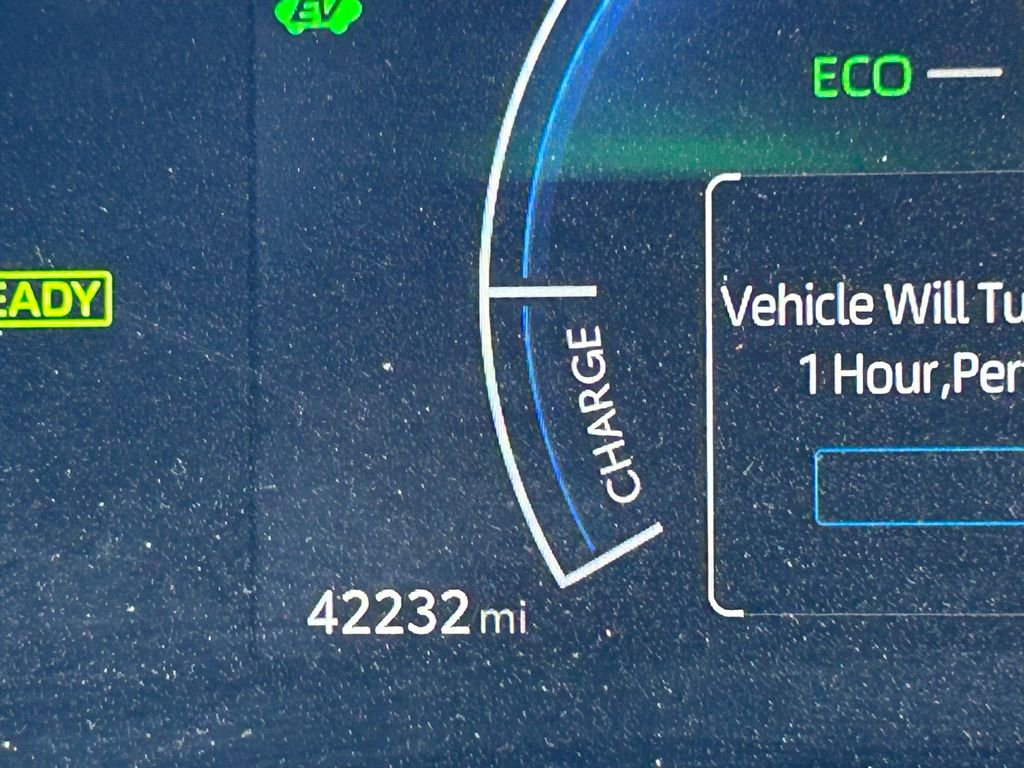 Used 2025 Toyota Camry LE image 14