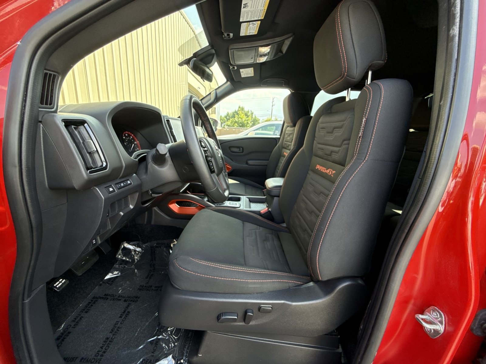 Used 2026 Nissan Frontier PRO-4X AWD/4WD image 13