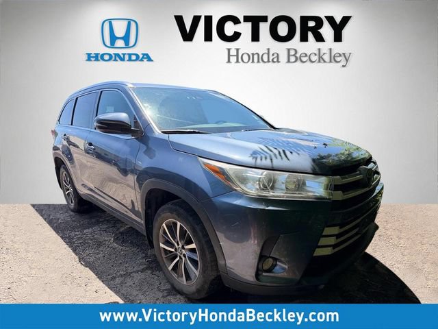 Used 2018 Toyota Highlander XLE AWD/4WD image 1