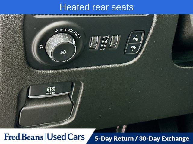 Used 2022 Jeep Wagoneer Series III w/ Premium Group I AWD/4WD image 15