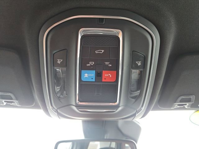 Used 2024 Jeep Grand Cherokee Altitude image 44