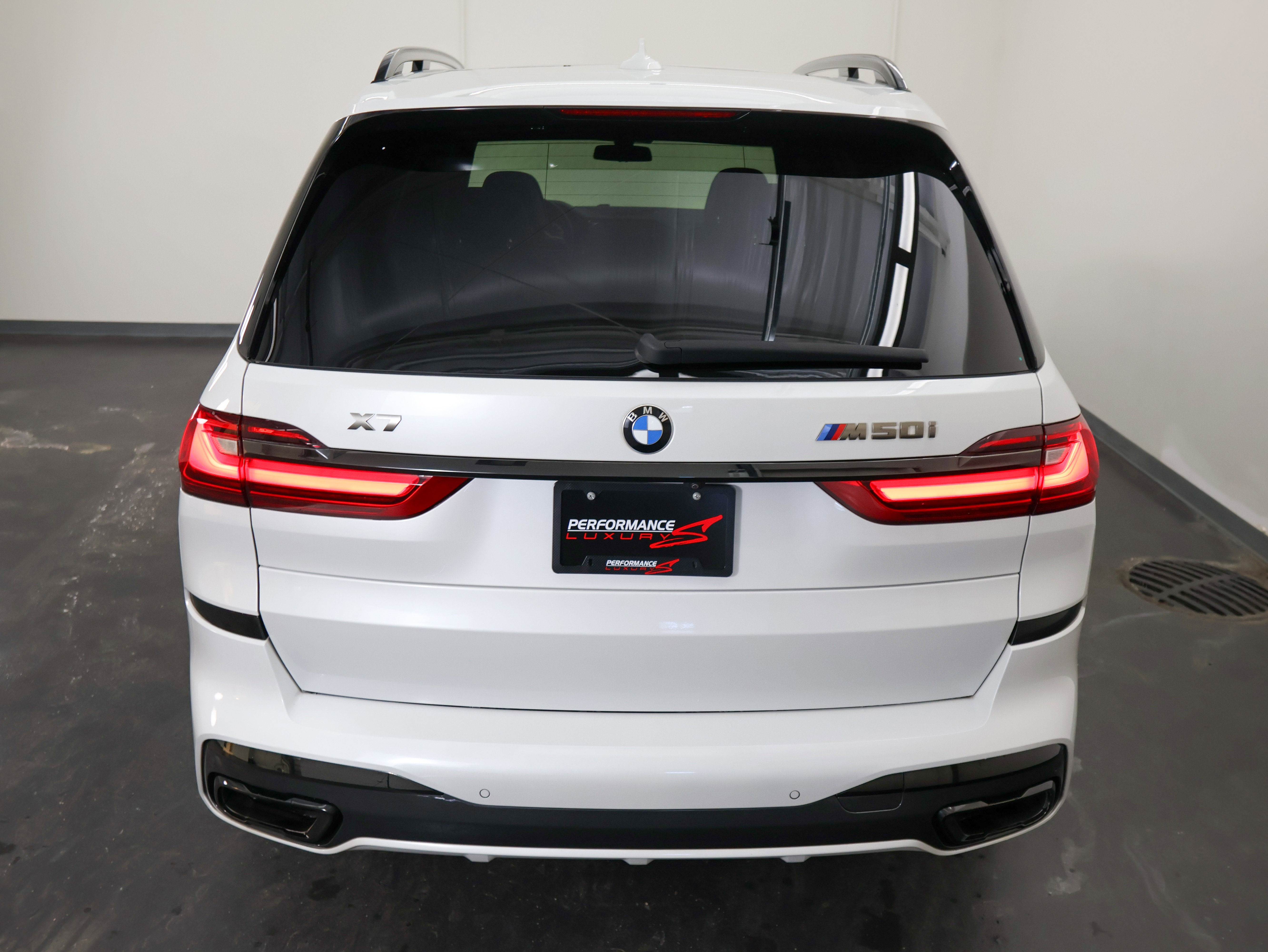 Used 2021 BMW X7 M50i image 10