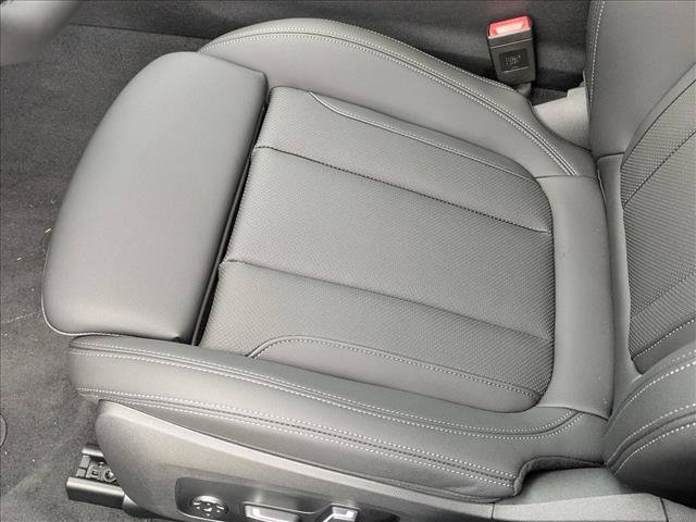 New 2026 BMW 330i xDrive Sedan w/ M Sport Package AWD/4WD image 4