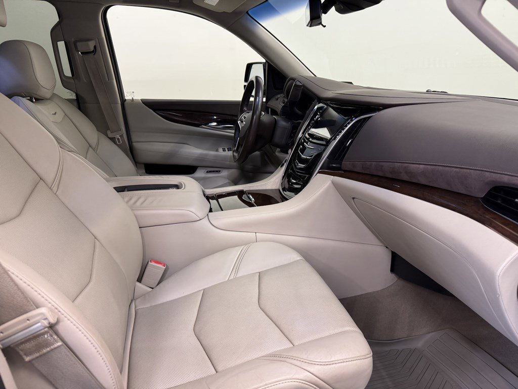 Used 2017 Cadillac Escalade ESV Premium Luxury AWD/4WD image 13