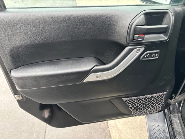 Used 2017 Jeep Wrangler Unlimited Sahara w/ Connectivity Group image 10