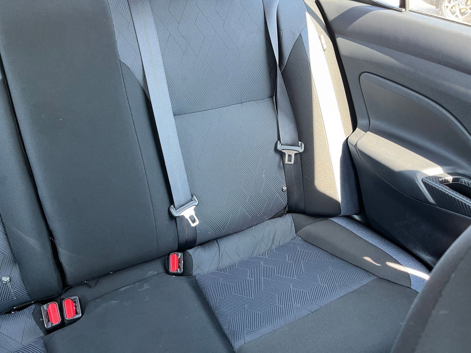 Used 2025 Nissan Versa SV image 34