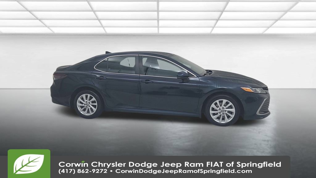 Used 2021 Toyota Camry LE image 17