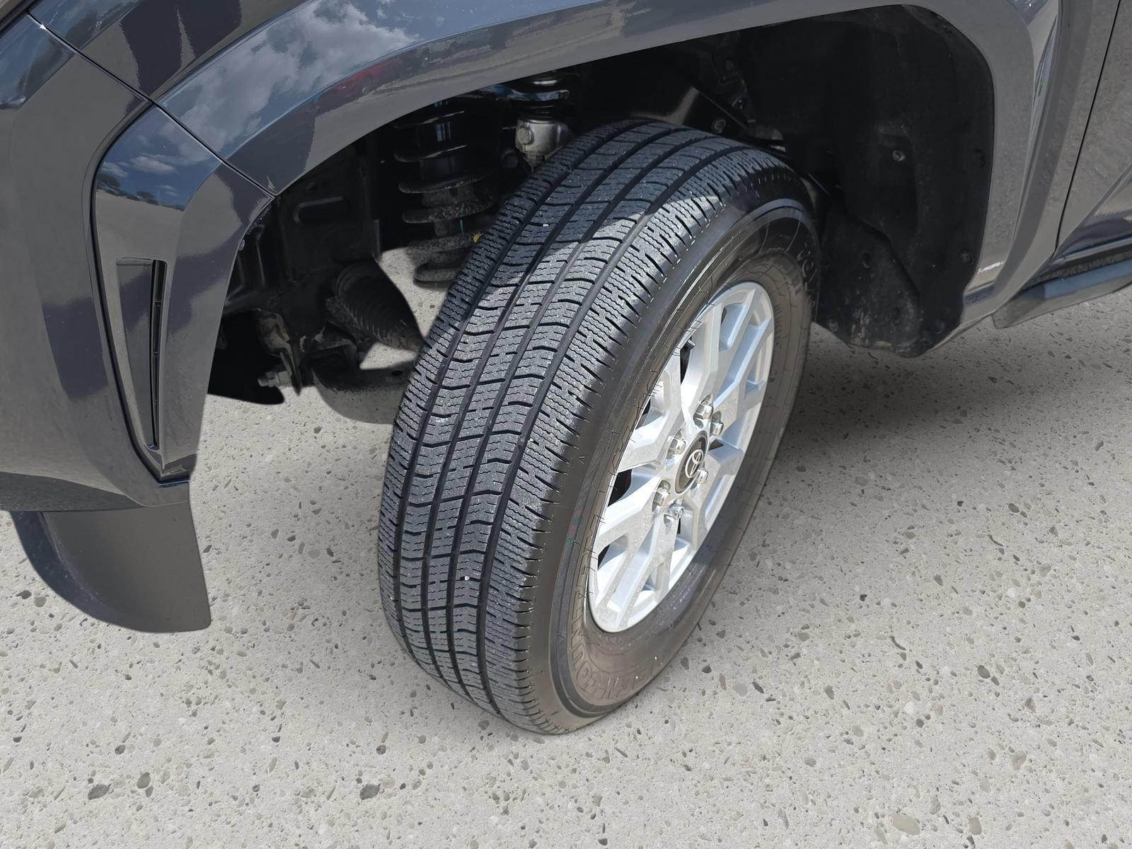 Used 2025 Toyota Tacoma SR5 RWD image 31