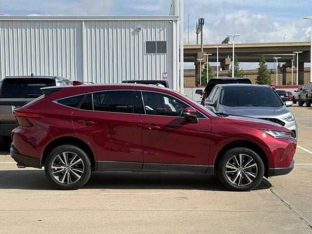 Used 2023 Toyota Venza LE AWD/4WD image 3
