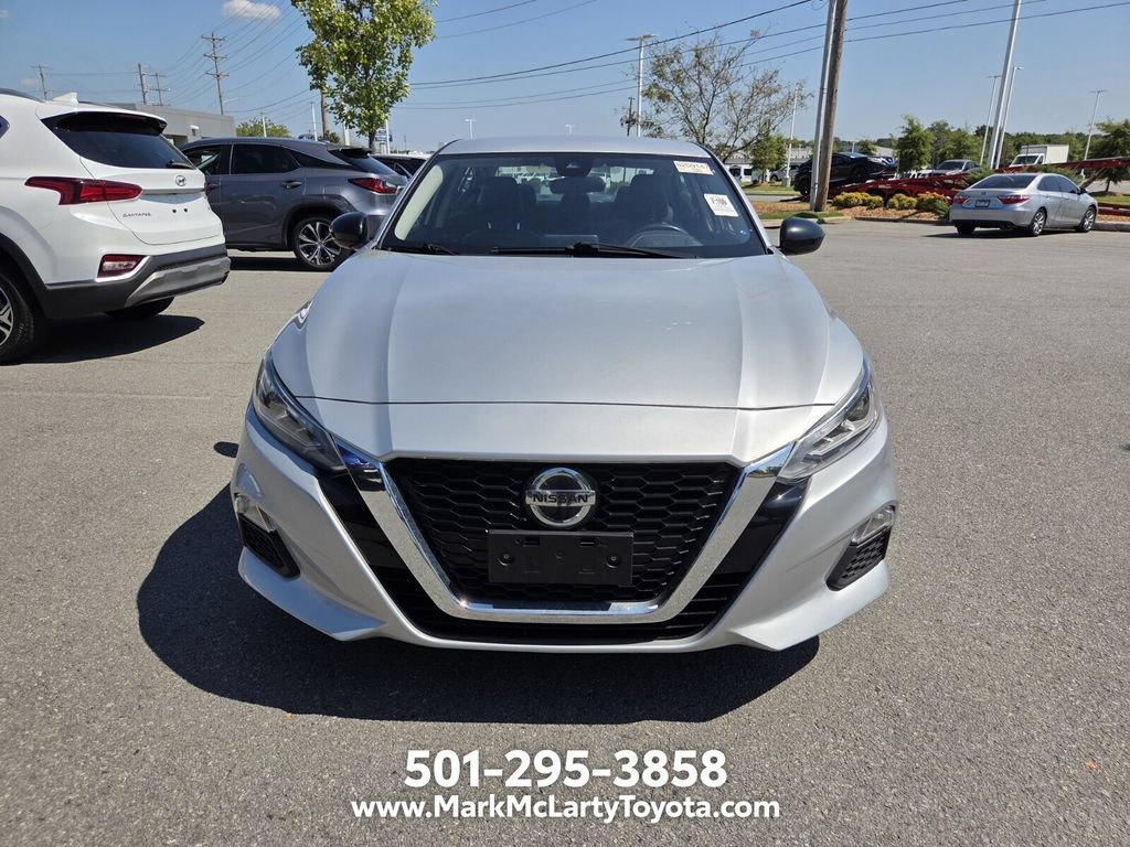 Used 2022 Nissan Altima 2.5 SR FWD image 2