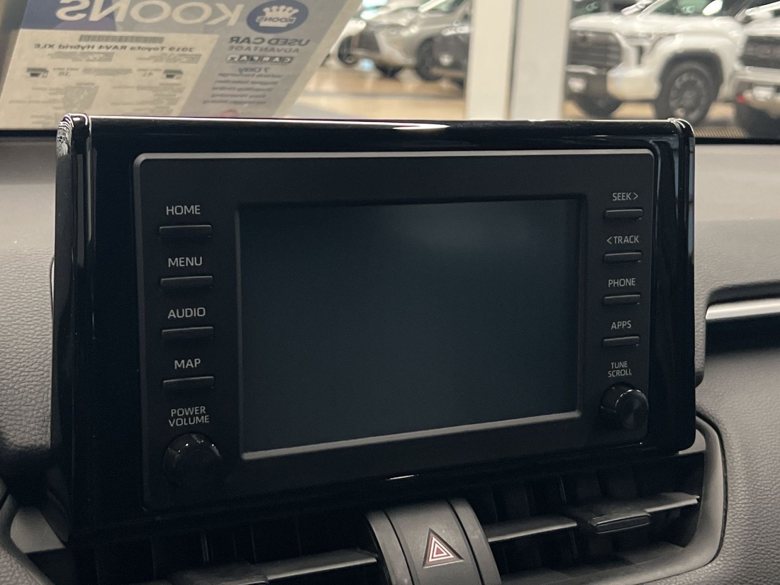 Used 2019 Toyota RAV4 XLE w/ Carpet Mat Package AWD/4WD image 16