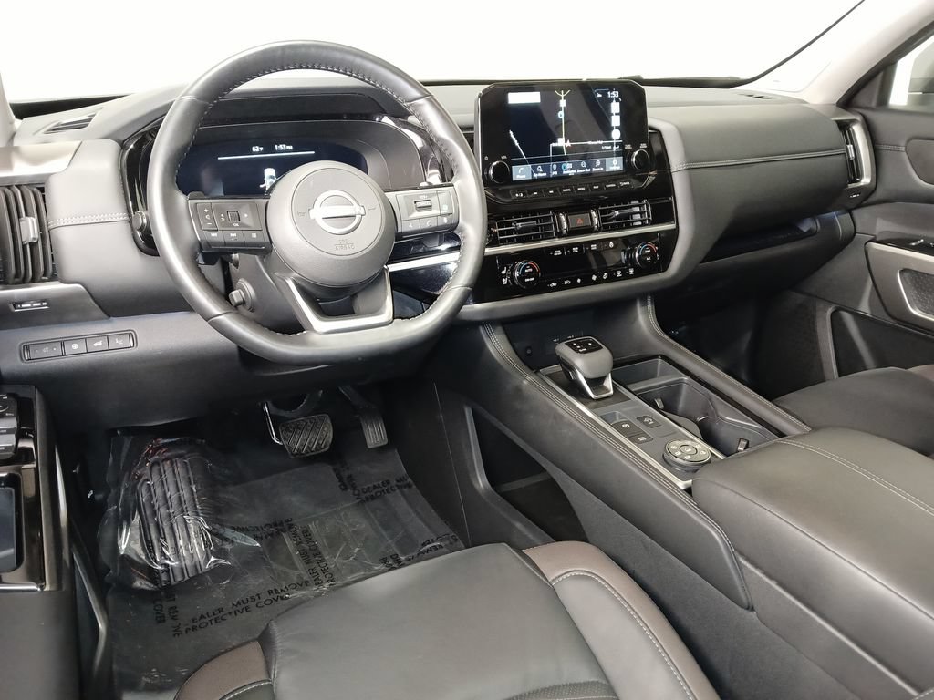 Used 2025 Nissan Pathfinder Platinum w/ Cargo Package AWD/4WD image 9