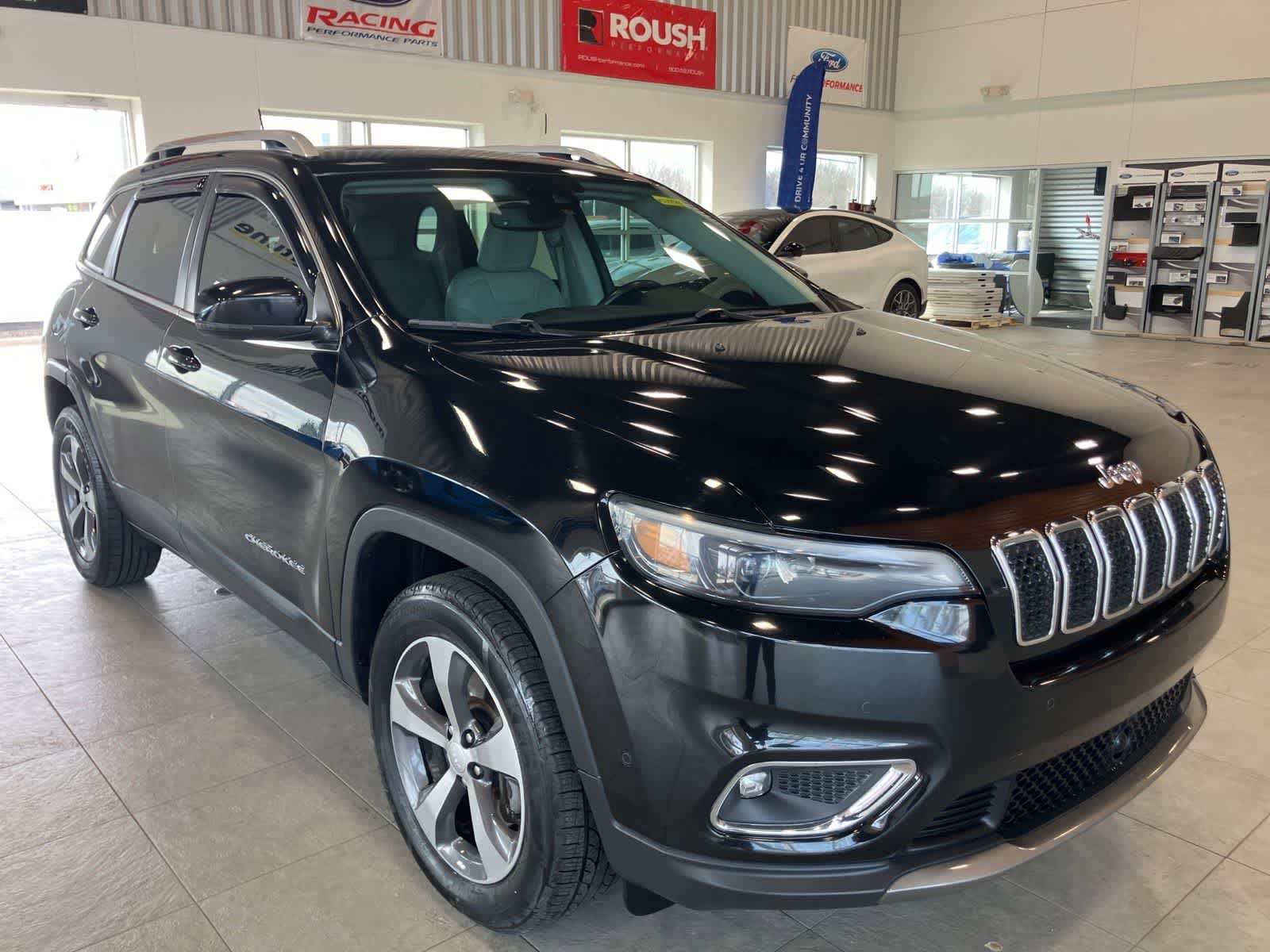 Used 2019 Jeep Cherokee Limited w/ Technology Group image 3
