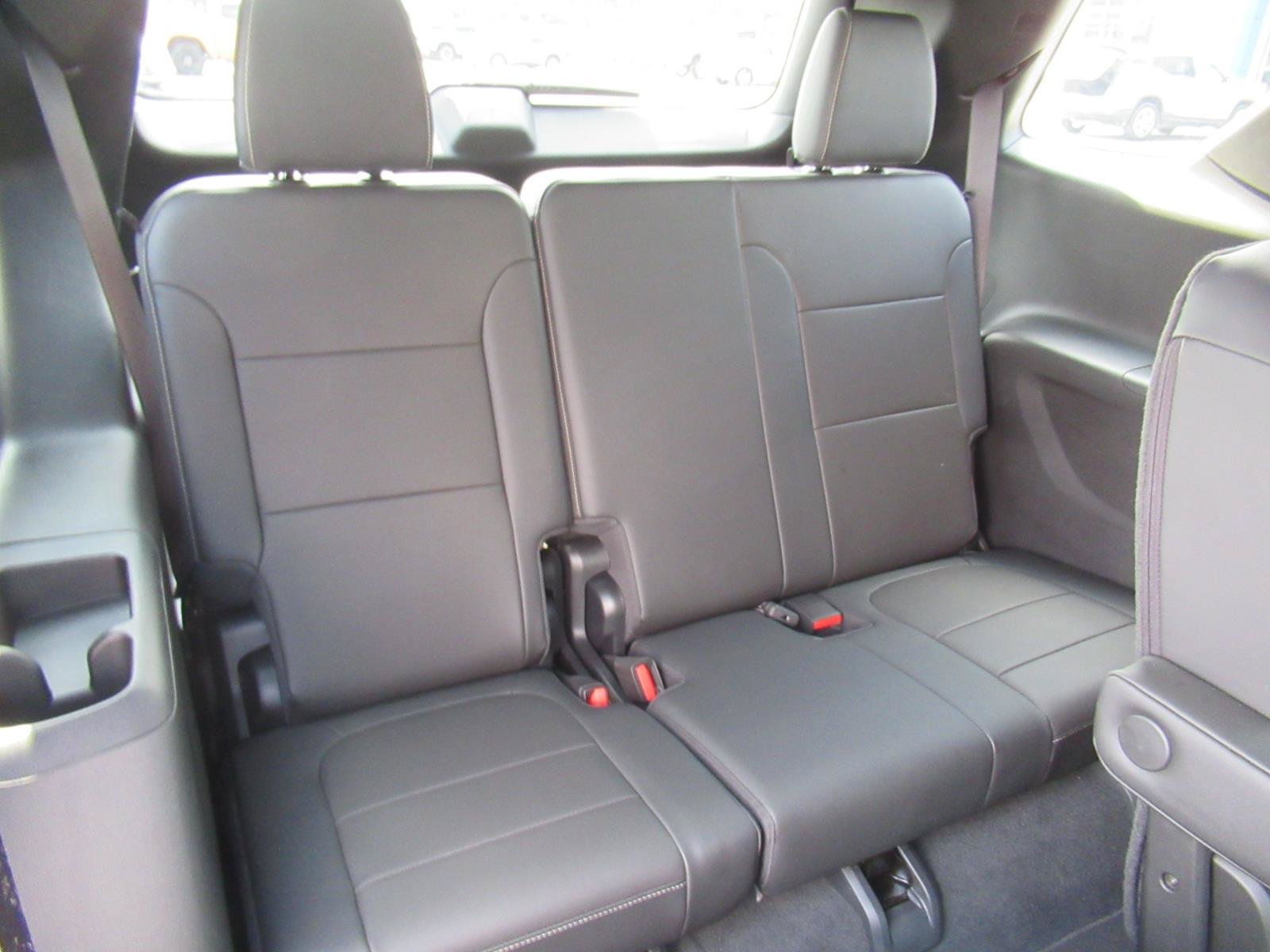 Used 2023 Chevrolet Traverse Premier w/ Redline Edition FWD image 38