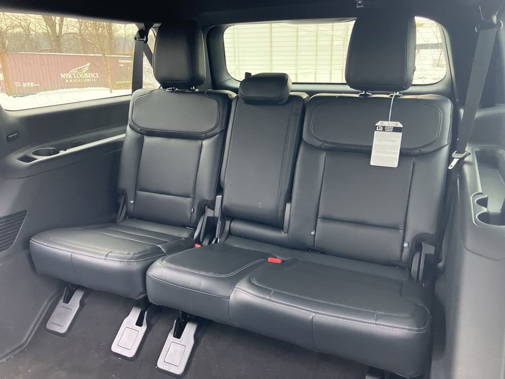 Used 2025 Ford Expedition Max Platinum w/ Stealth Performance Package image 36