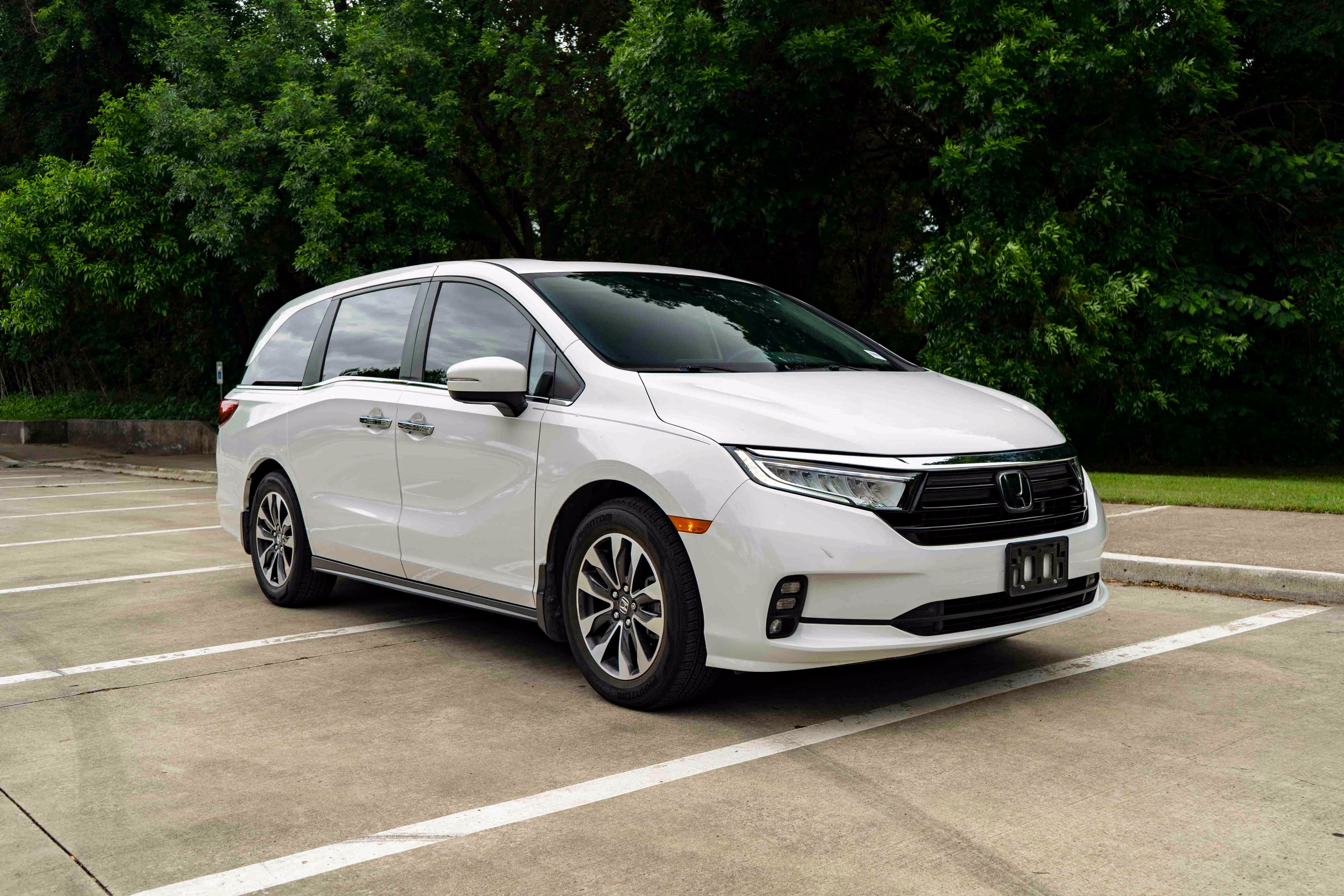 Used 2024 Honda Odyssey EX-L image 2