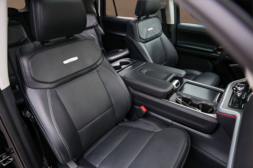 Used 2025 Ford Expedition Max Platinum AWD/4WD image 29