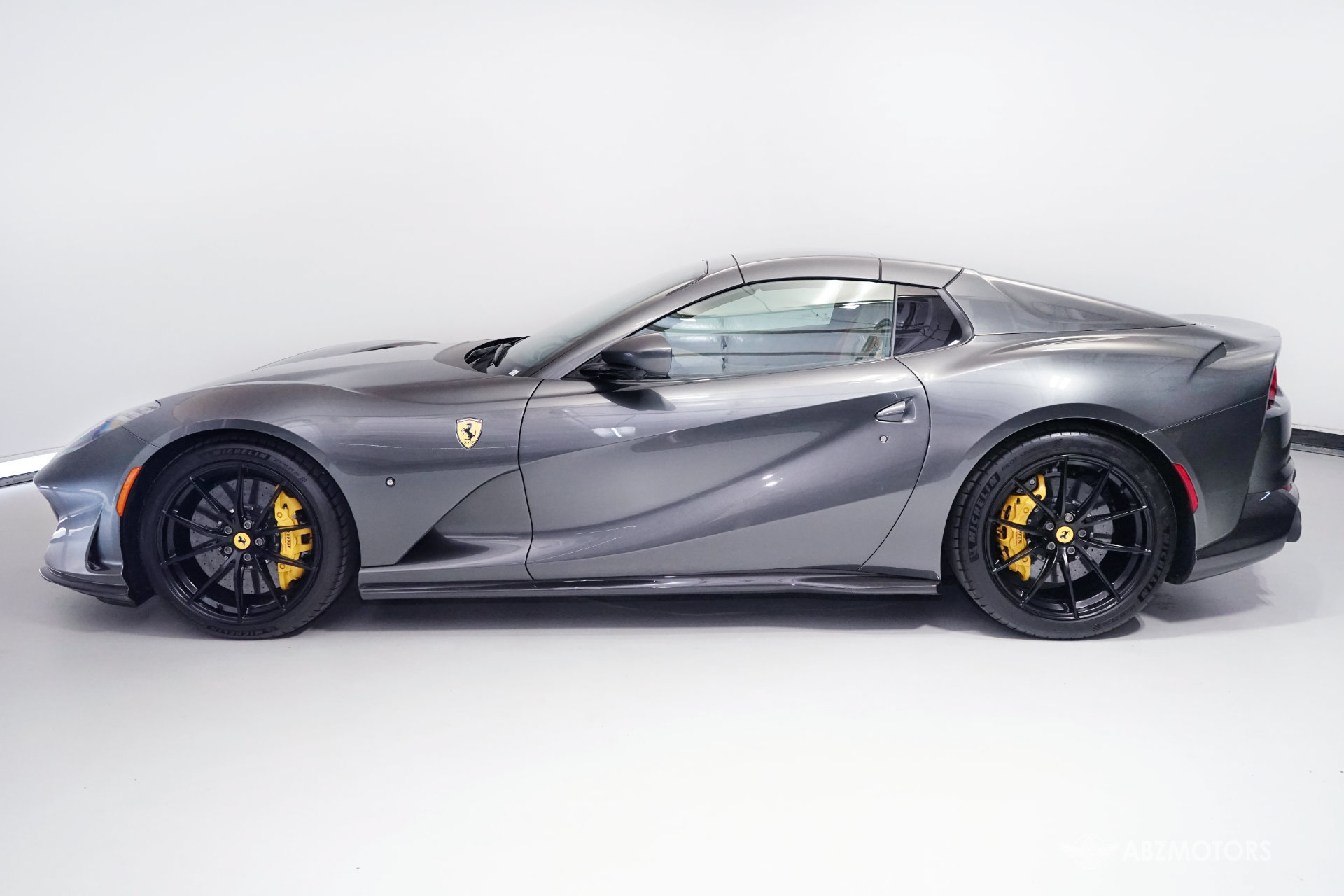 Used 2021 Ferrari 812 GTS RWD image 5