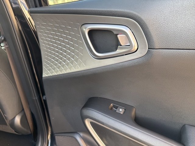 Certified 2025 Kia Soul LX image 26