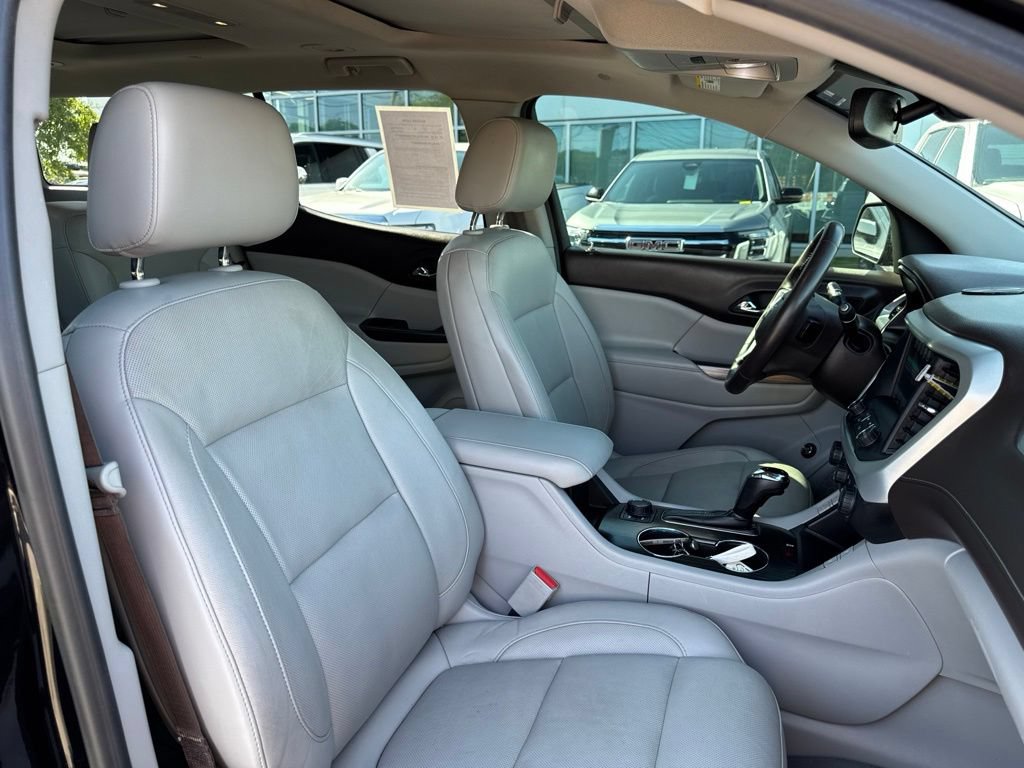 Used 2018 GMC Acadia SLT w/ LPO, Floor Liner Package FWD image 18