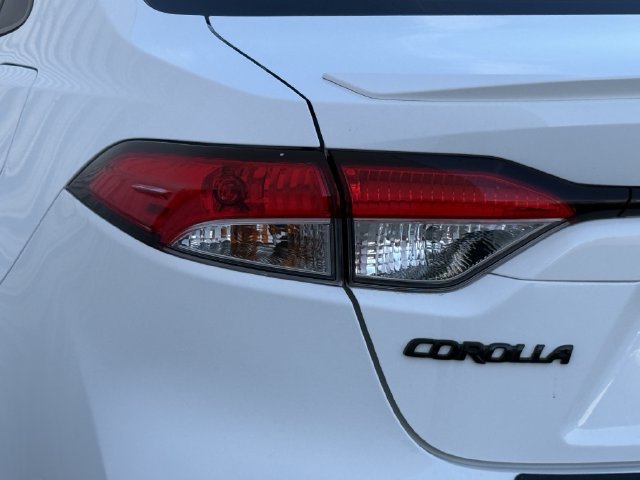 Used 2023 Toyota Corolla SE w/ SE Premium Package FWD image 7