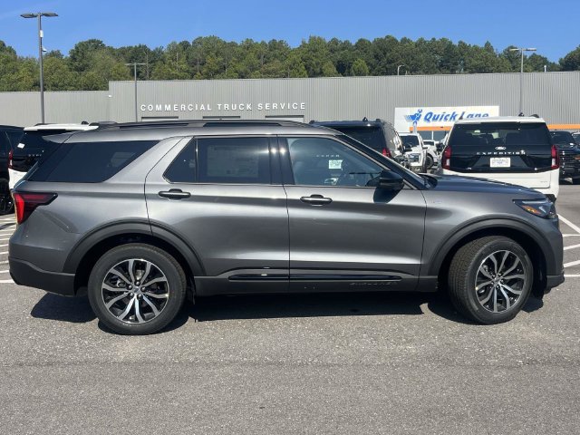 New 2027 Ford Explorer ST-Line AWD/4WD image 2
