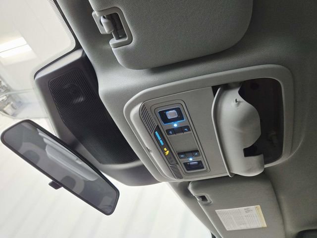 Used 2022 Ford Explorer XLT w/ Equipment Group 202A image 28