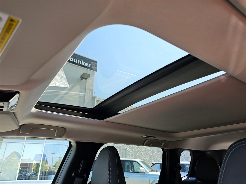 New 2025 Mitsubishi Outlander SE image 8
