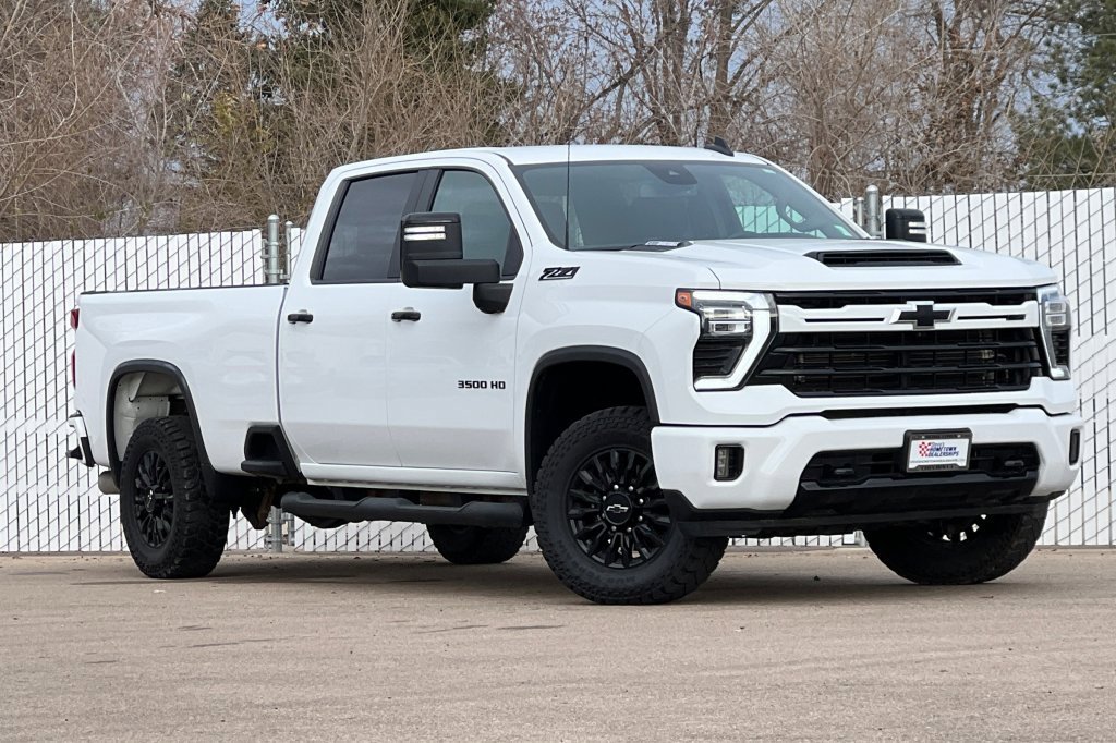 Used 2024 Chevrolet Silverado 3500 LT w/ Z71 Sport Edition image 2