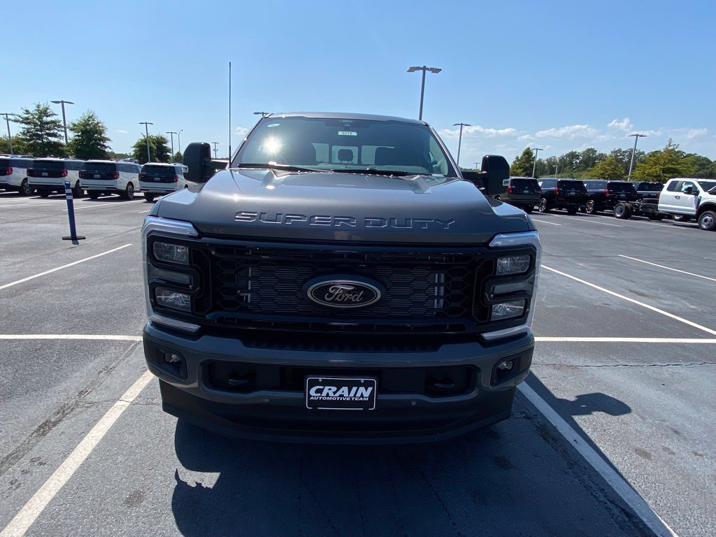 New 2026 Ford F350 Lariat w/ Black Appearance Package AWD/4WD image 2