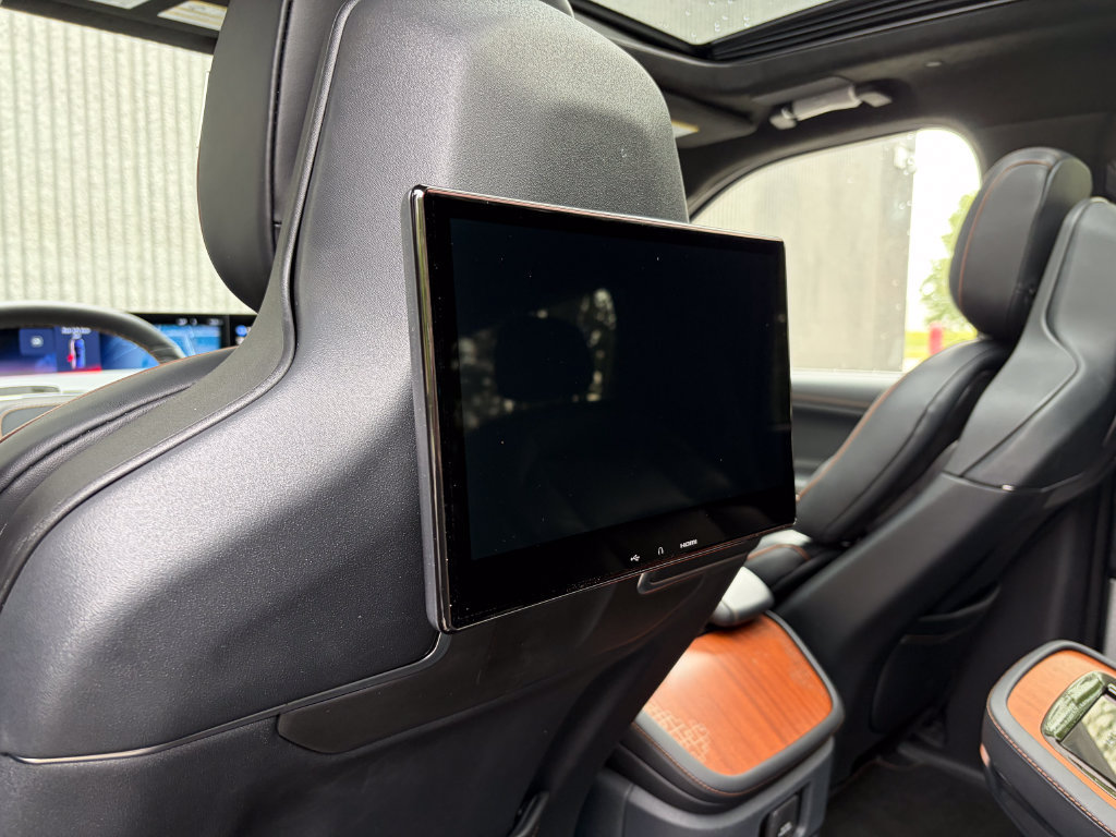New 2027 Lincoln Navigator Black Label AWD/4WD image 25