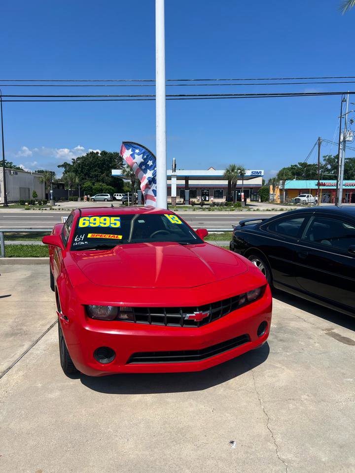 Used 2013 Chevrolet Camaro LS RWD image 2