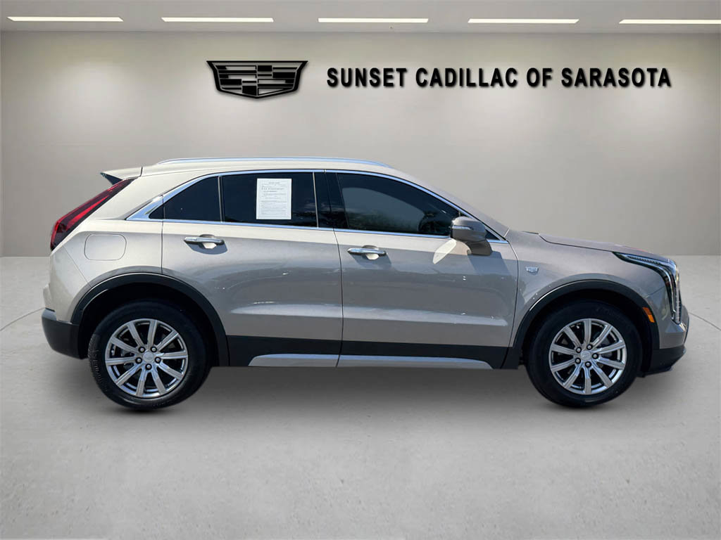 Certified 2022 Cadillac XT4 Premium Luxury w/ Technology Package FWD image 2