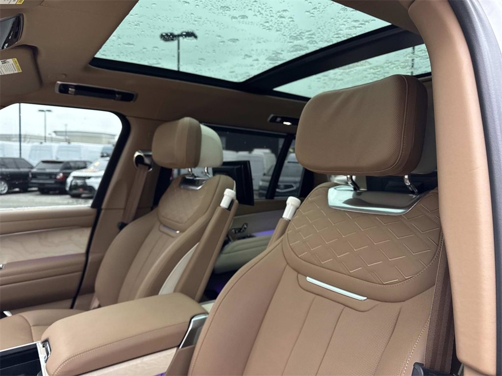 Used 2023 Land Rover Range Rover SV image 21