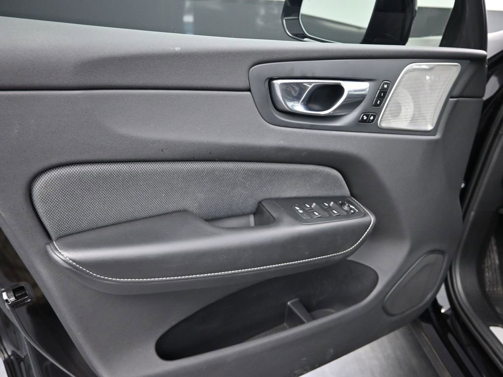 Used 2021 Volvo XC60 T8 R-Design w/ Advanced Package image 15