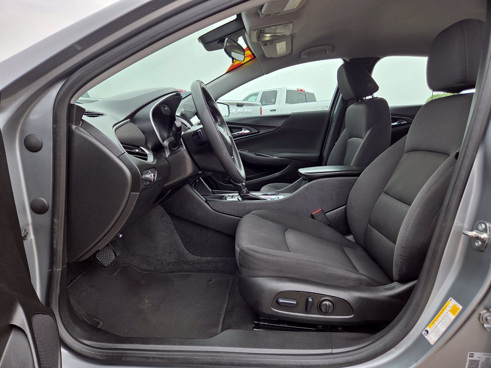 Used 2024 Chevrolet Malibu LT FWD image 13