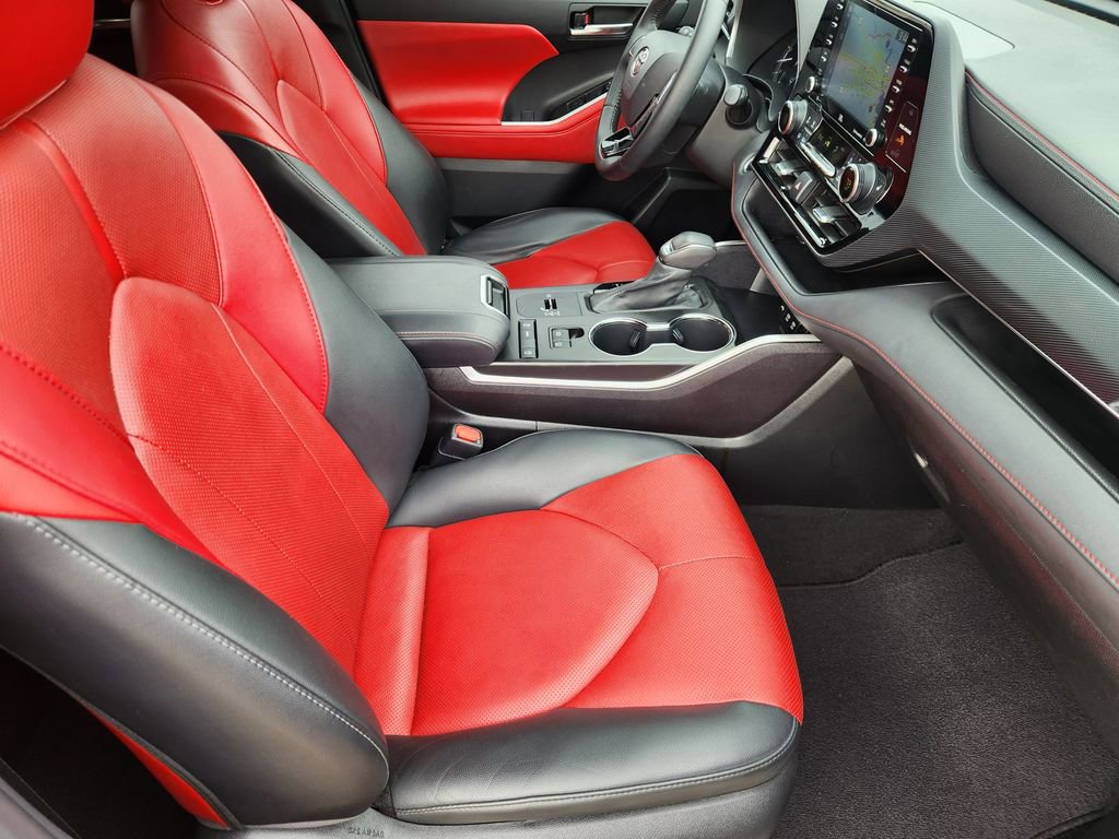 Used 2021 Toyota Highlander XSE FWD image 14