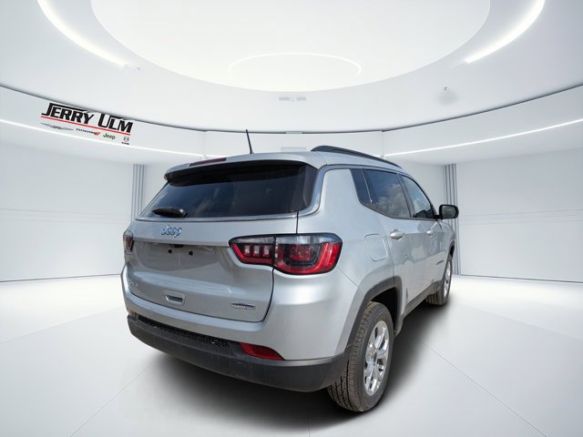 New 2026 Jeep Compass Latitude image 3