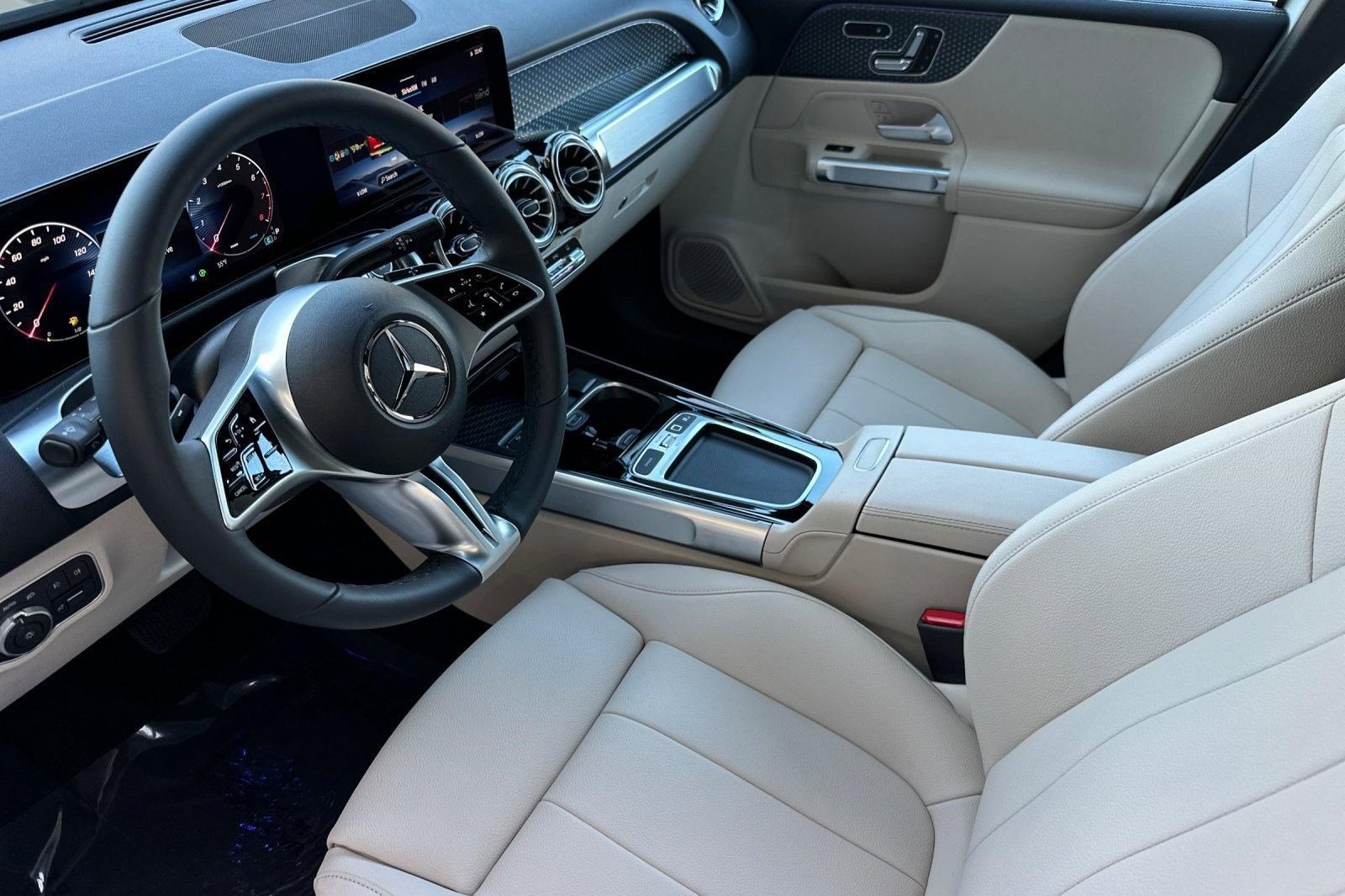 New 2025 Mercedes-Benz GLB 250 image 4