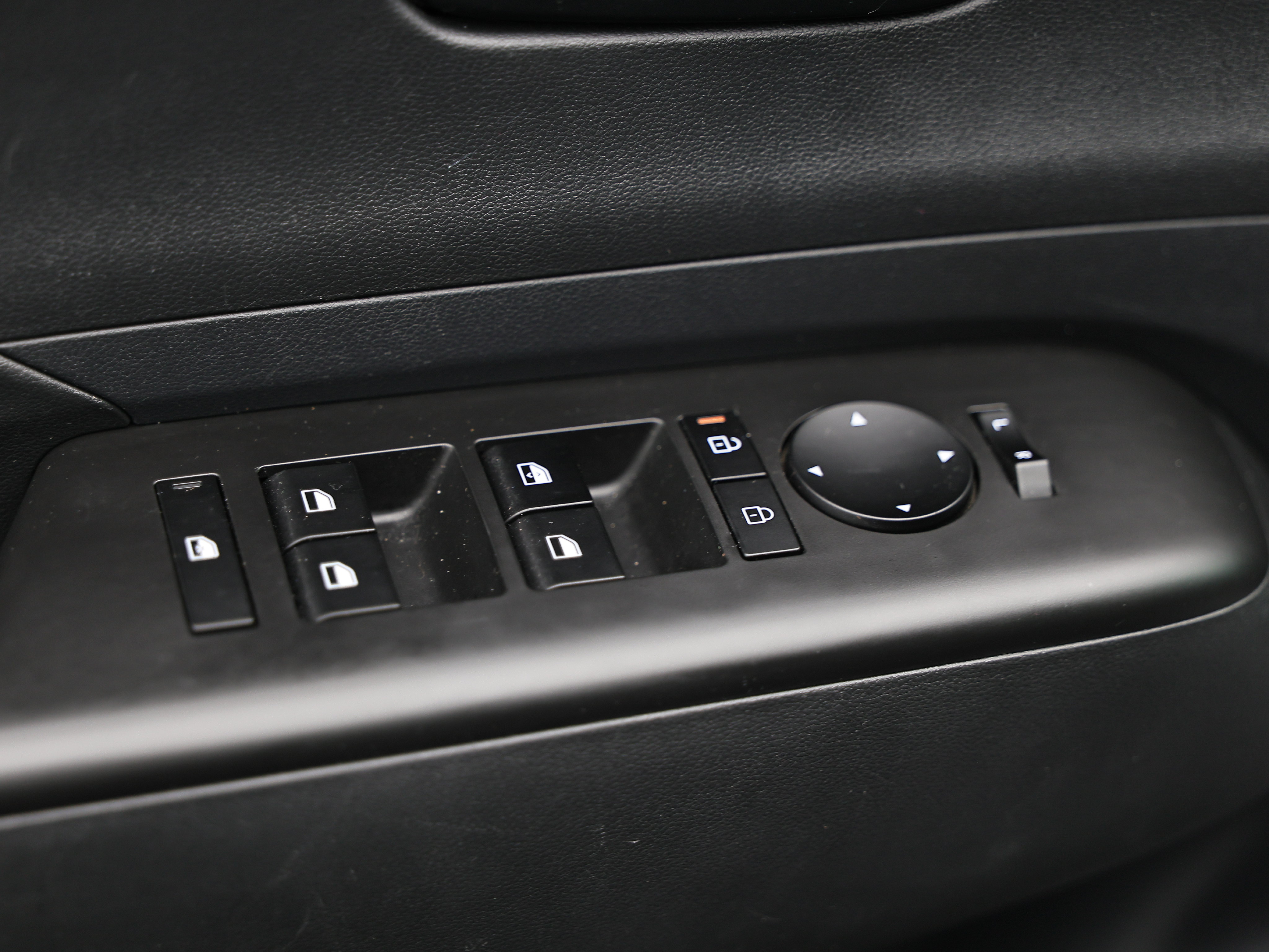 Used 2024 Hyundai Kona SE FWD image 16
