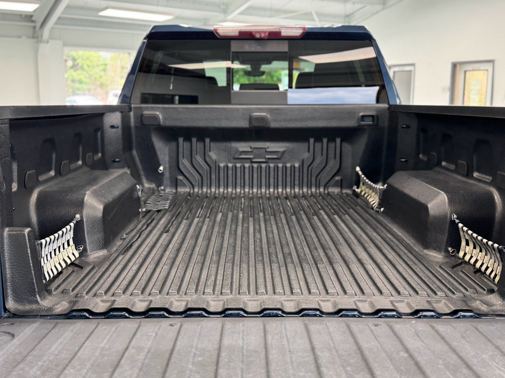 Used 2021 Chevrolet Silverado 1500 LTZ w/ Technology Package AWD/4WD image 40