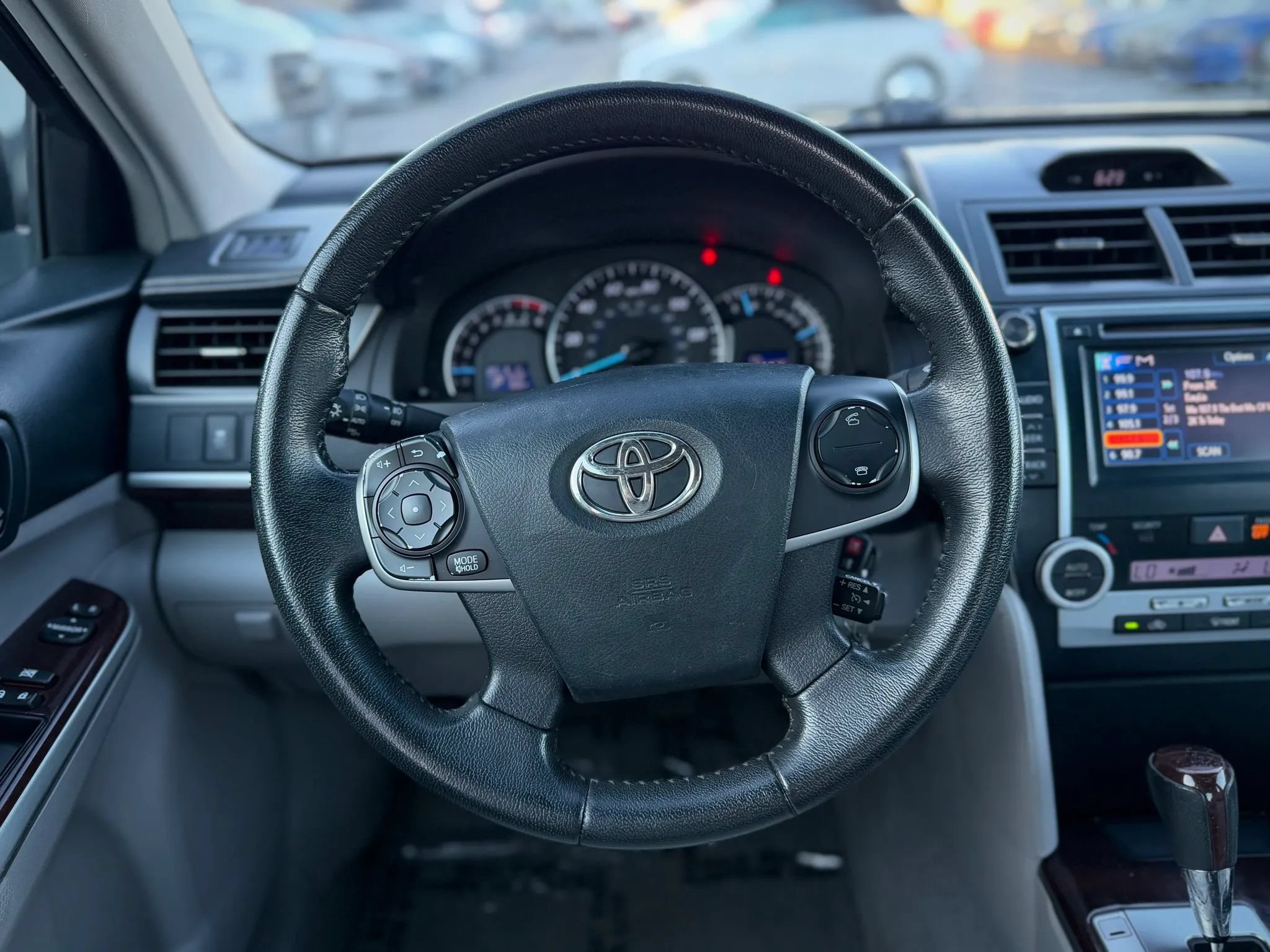 Used 2012 Toyota Camry XLE FWD image 9