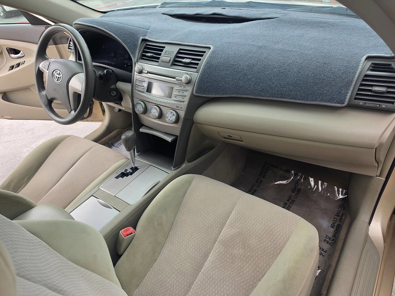Used 2010 Toyota Camry LE image 34