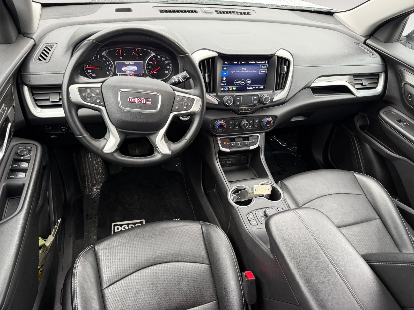 Used 2024 GMC Terrain SLT image 15