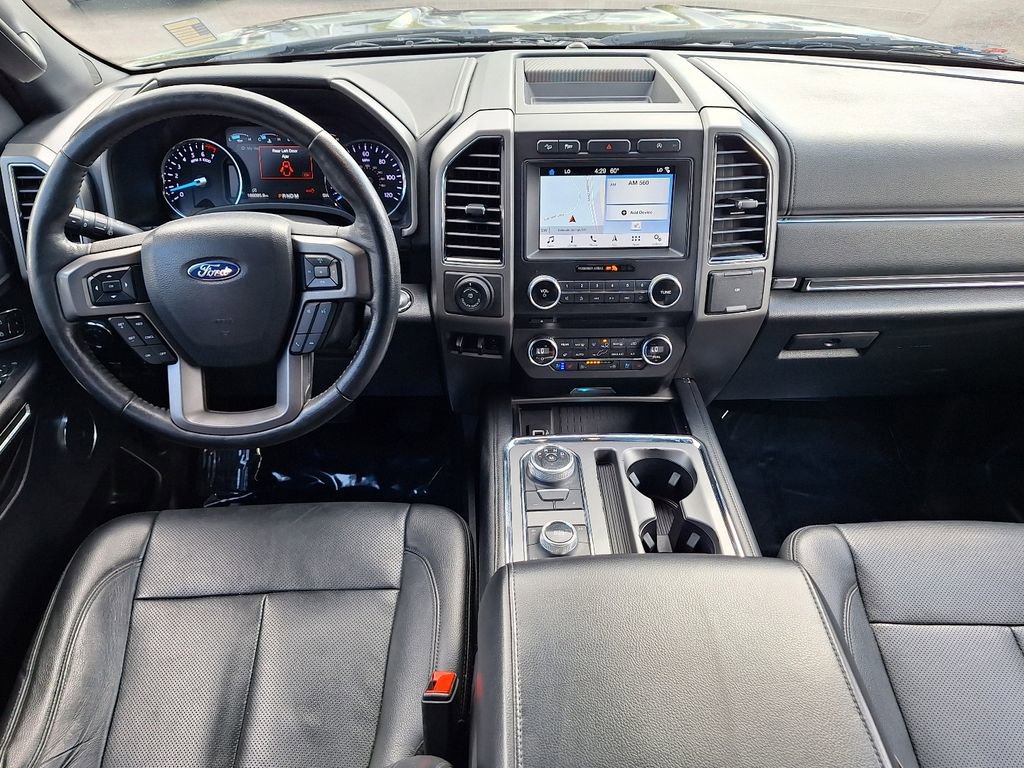 Used 2018 Ford Expedition XLT w/ Equipment Group 202A AWD/4WD image 15