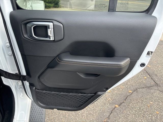Used 2024 Jeep Wrangler Unlimited Sahara AWD/4WD image 28