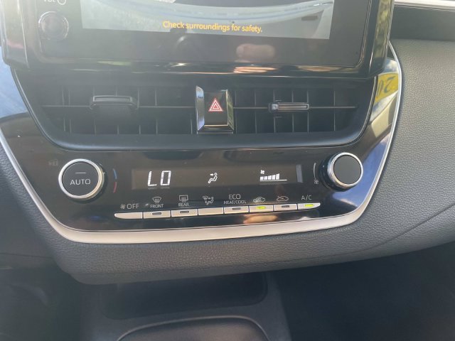 Used 2025 Toyota Corolla LE FWD image 24