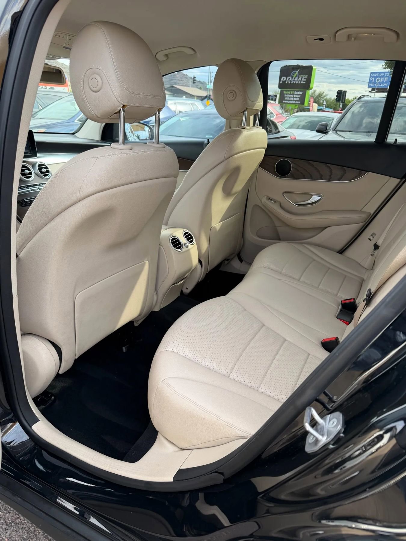 Used 2018 Mercedes-Benz GLC 300 w/ Premium Package image 10