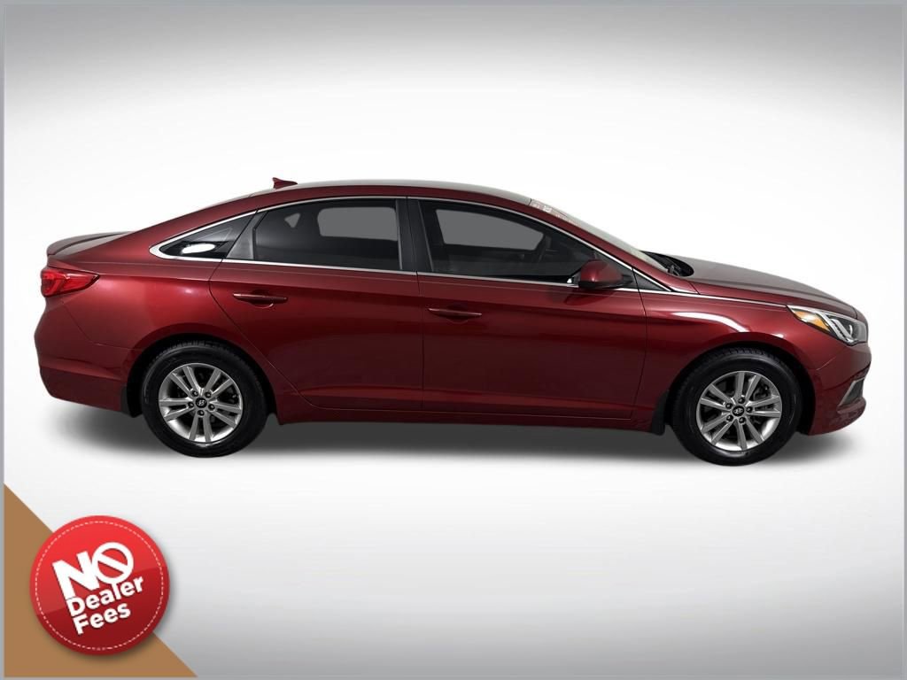 Used 2016 Hyundai Sonata SE w/ Winter Weather Package image 2